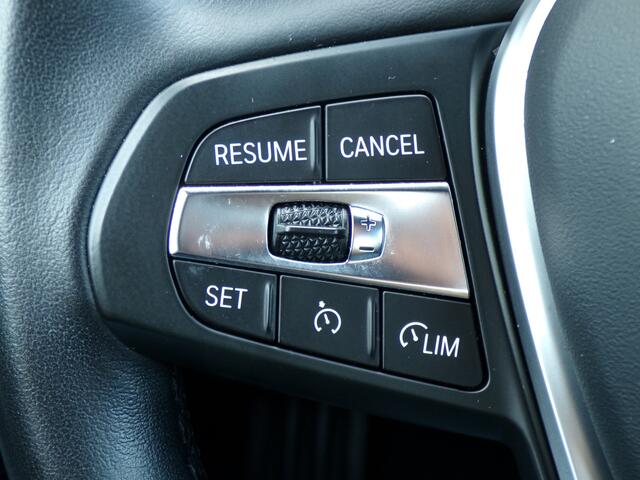 BMW 3-SERIE 320i Executive Edition, Automaat / Carplay + Android Auto / Full LED / Camera + Sensoren