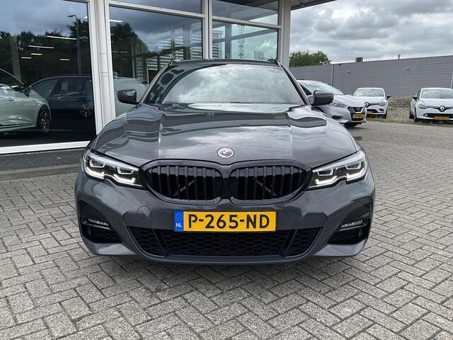BMW 3-SERIE Touring 318i 2.0 M Sport Individual Dravitgrau 50 Jahre