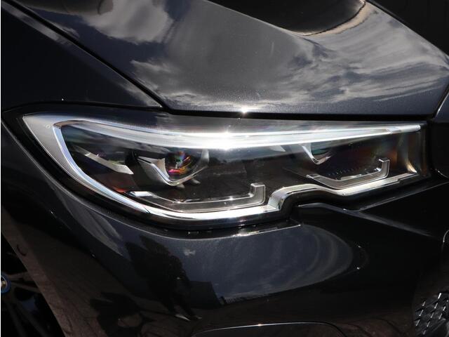 BMW 3-SERIE Touring 320e xDrive M Sport | Panodak |Sportleder | LED |