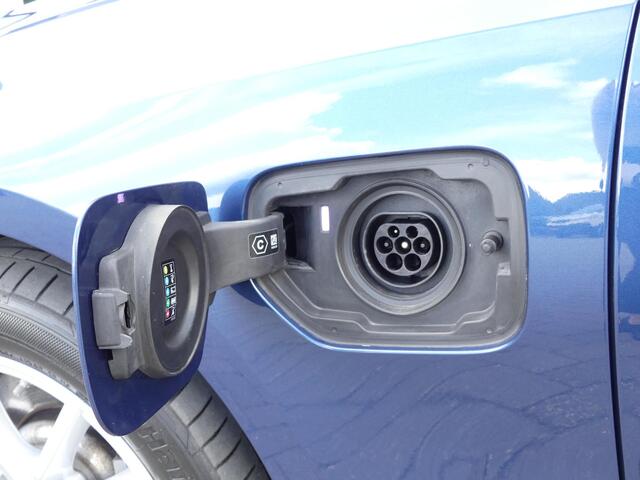 BMW 3-SERIE 330e xDrive *10 jaar garantie