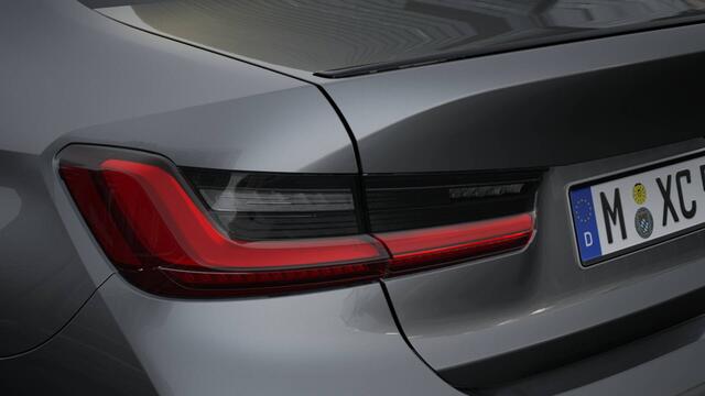 BMW 3-SERIE 330e High Executive M Sport Automaat / Schuif-kanteldak / Sportstoelen / Adaptieve LED / Parking Assistant Plus / Stuurverwarming / Comfort Access