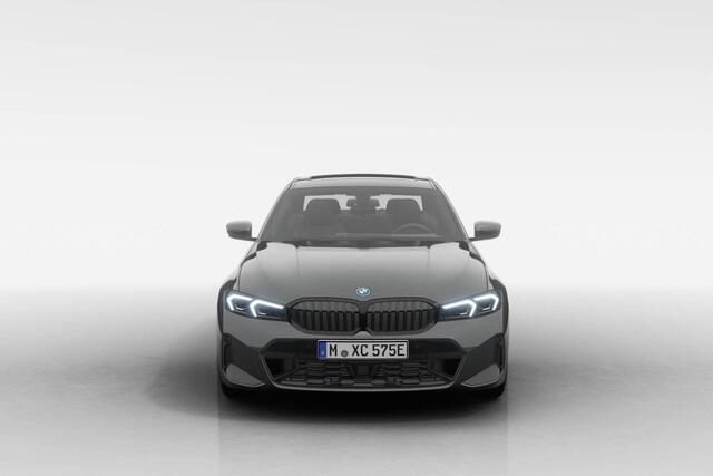 BMW 3-SERIE Sedan 330e | M Sport Pro | Comfort Pack | Active Cruise Control | Elektrisch bediend glazen schuif-/kanteldak | Lederen bekleding