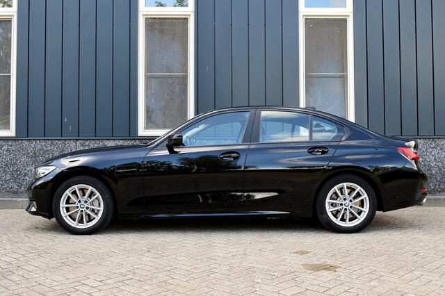 BMW 3-SERIE 330e High Executive Rijklaarprijs-Garantie Navigatie Led Apple carplay Trekhaak Airco