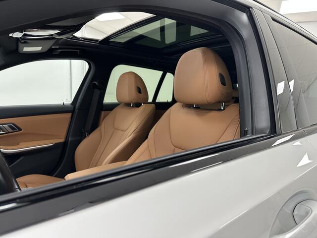 BMW 3-SERIE 330e xDrive M-Sport | Cognac bekleding | Panoramadak | Head-up-D