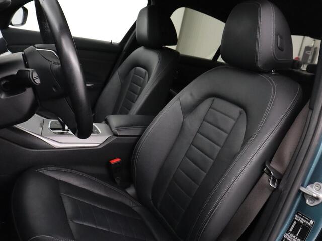 BMW 3-SERIE 330e eDrive Edition | Leder | Stoelverwarming | Carplay | Live Cockpit | Navigatie | Parkeerhulp | Cruise control