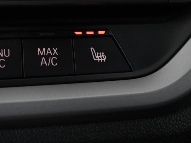 BMW 3-SERIE 330e eDrive Edition | Leder | Stoelverwarming | Carplay | Live Cockpit | Navigatie | Parkeerhulp | Cruise control