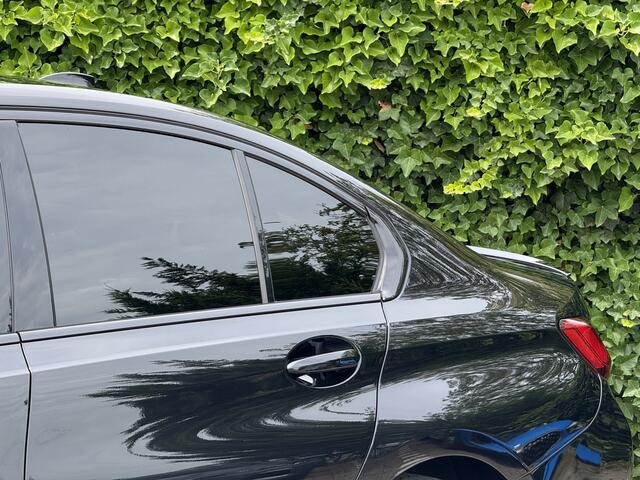 BMW 3-SERIE 330e | M-Sport | 18'' | Camera | Getint Glas | HiFi