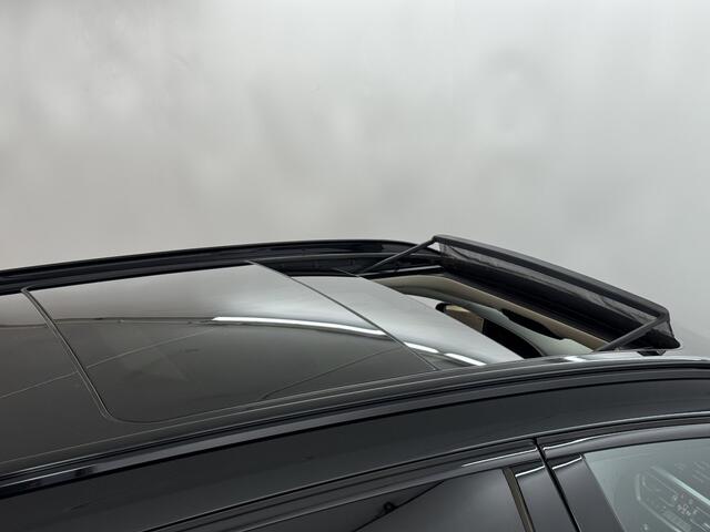 BMW 3-SERIE Touring 330e Sport-line / Pano / Leder / Camera