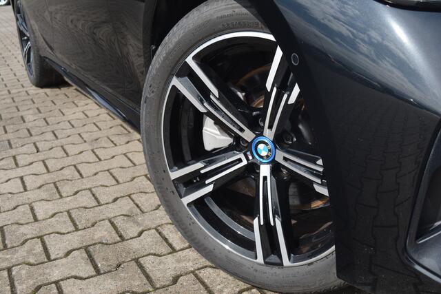 BMW 3-SERIE Touring 330e M-Sport | Led | ACC | Camera |