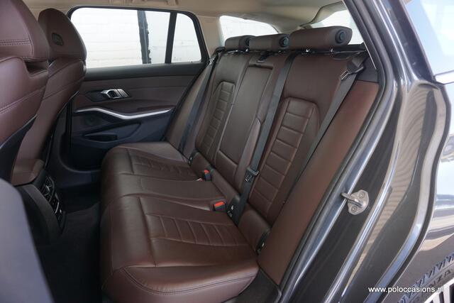 BMW 3-SERIE Touring 320i High Exec Leder | Sportinter | Carplay | DAB +
