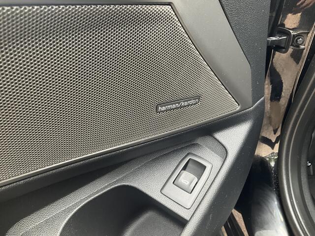 BMW 3-SERIE Touring 318d High Executive Harman/Kardon Leder Carplay Led Facelift NL-Auto!