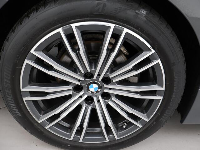 BMW 3-SERIE Touring 318i AUT. M-SPORT DRAVITGRAU + SPORTSTOELEN | CAMERA | MEMORY | HIFI | SFEERVERLICHTING | CARPLAY