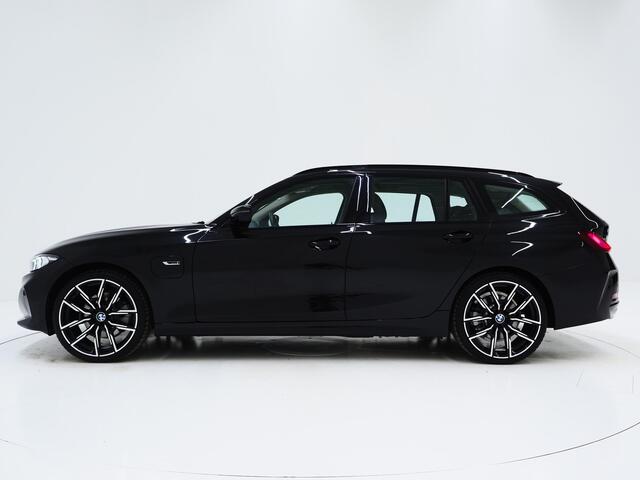 BMW 3-SERIE Touring 320e LCI Shadow Line | Widescreen | Carplay | Leder | Cruise | DAB | LED | PDC