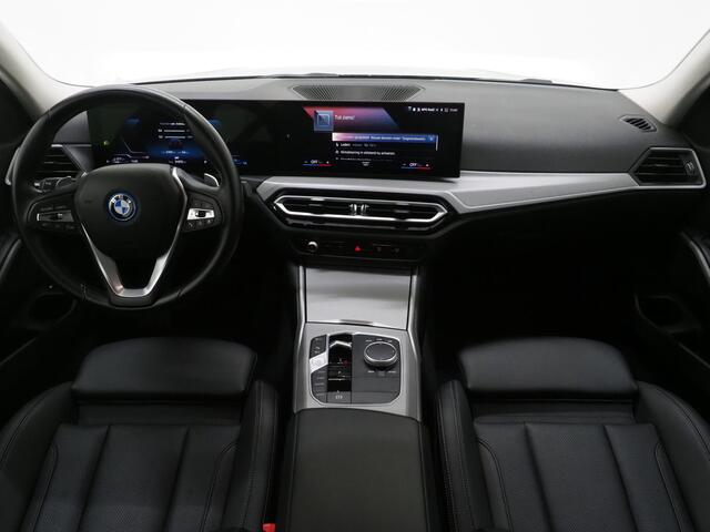 BMW 3-SERIE Touring 320e LCI Shadow Line | Widescreen | Carplay | Leder | Cruise | DAB | LED | PDC