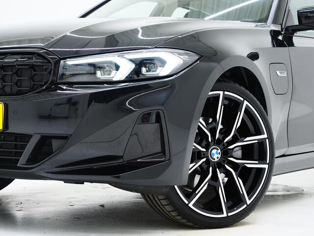 BMW 3-SERIE Touring 320e LCI Shadow Line | Widescreen | Carplay | Leder | Cruise | DAB | LED | PDC