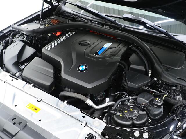 BMW 3-SERIE Touring 320e LCI Shadow Line | Widescreen | Carplay | Leder | Cruise | DAB | LED | PDC