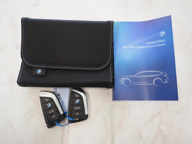 BMW 3-SERIE Touring 320e LCI Shadow Line | Widescreen | Carplay | Leder | Cruise | DAB | LED | PDC