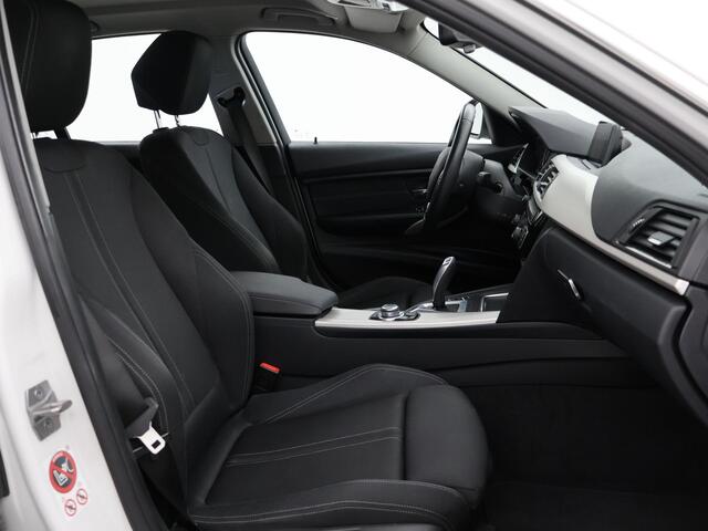 BMW 3-SERIE 330e 252 PK PLUG-IN HYBRID SEDAN + LED | DAB | STOELVERW. | SPORTSTOELEN