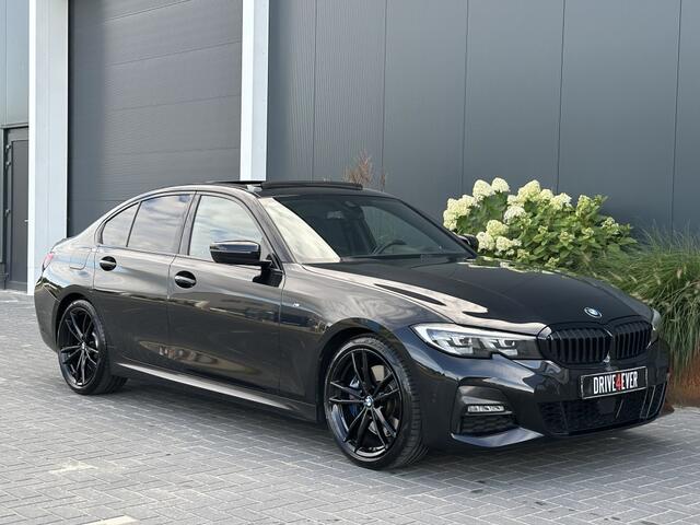 BMW 3-SERIE 330i M PACK M2020 PANO NAVI SPORTVELGEN CLIMATE PDC