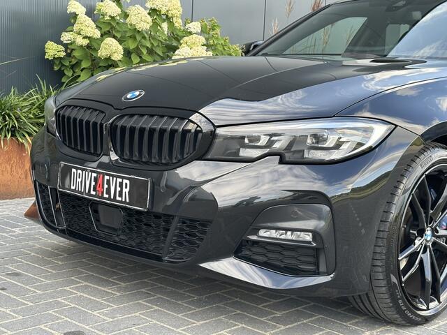 BMW 3-SERIE 330i M PACK M2020 PANO NAVI SPORTVELGEN CLIMATE PDC