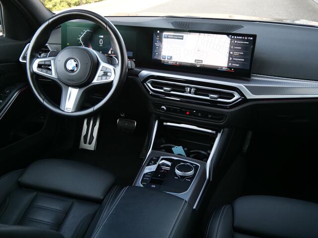 BMW 3-SERIE Touring 318i M-Sport 157 Pk Automaat Navigatie / DAB / Apple Carplay / Leer / M-pakket