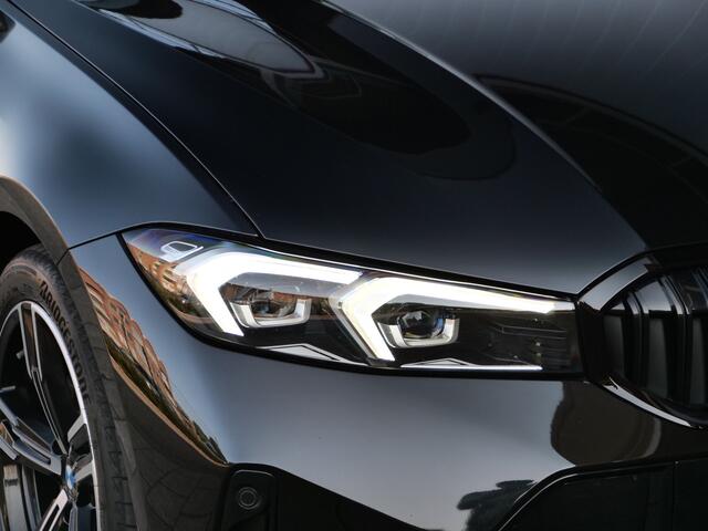 BMW 3-SERIE Touring 318i M-Sport 157 Pk Automaat Navigatie / DAB / Apple Carplay / Leer / M-pakket