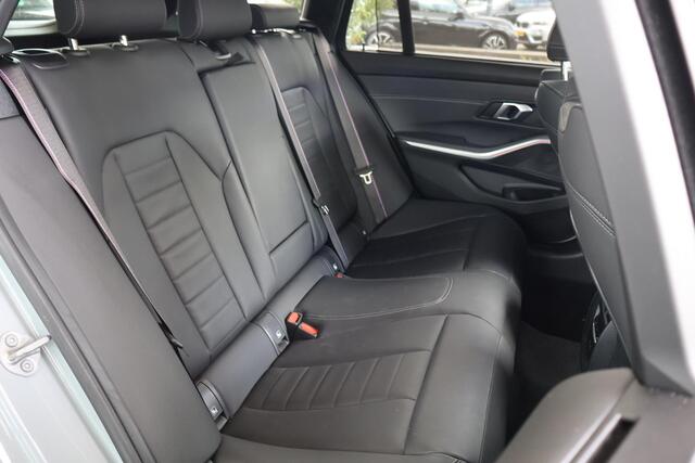 BMW 3-SERIE Touring 330i | M Sportpakket Pro | Travel Pack | Entertainment Pack