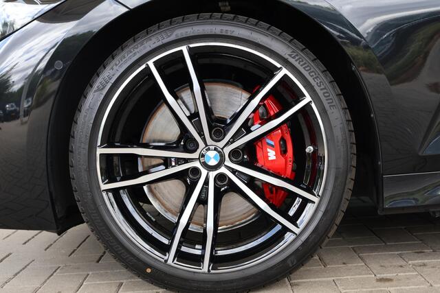 BMW 3-SERIE Touring 318i | M Sportpakket Pro | Innovation Pack | Travel Pack | Panoramadak