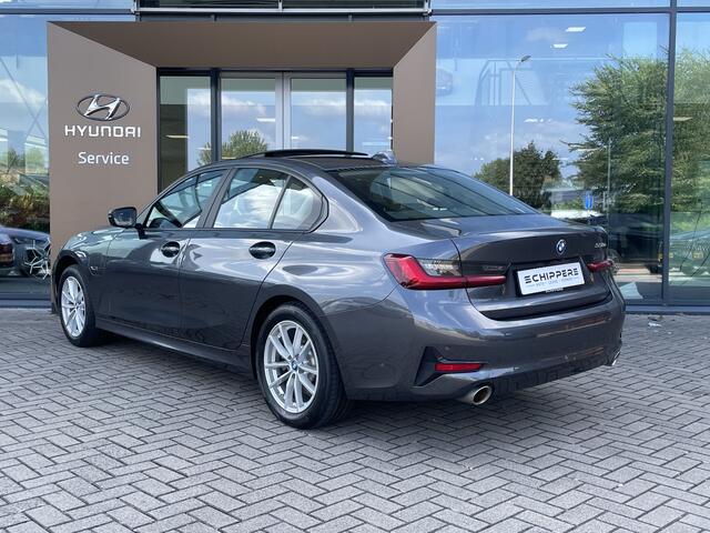 BMW 3-SERIE 330e | LED | 360° camera | Schuif-kanteldak | Laser LED-koplampen