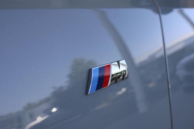 BMW 3-SERIE Touring M340i xDrive M Sportpakket Pro | Innovation Pack | Driving Assistant Professional