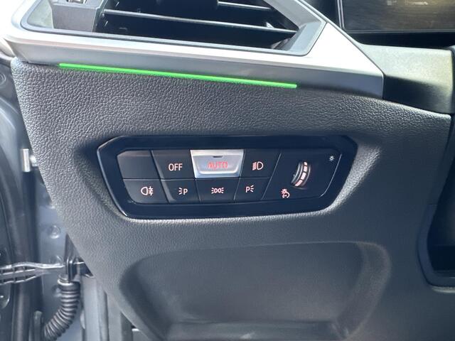 BMW 3-SERIE 318i | Pano | M Sport | LED | Stoelverwarming | Navigatie en meer!