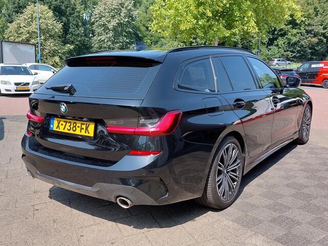 BMW 3-SERIE Touring 320i 184pk Automaat High Executive M-Sport | Navi | Apple Carplay+Android Auto | Clima | Adap.Cruise | Leder+Alcantara | Led Koplampen | Sfeerverlichting | Pdc V+A+Camera | Privacy Glass