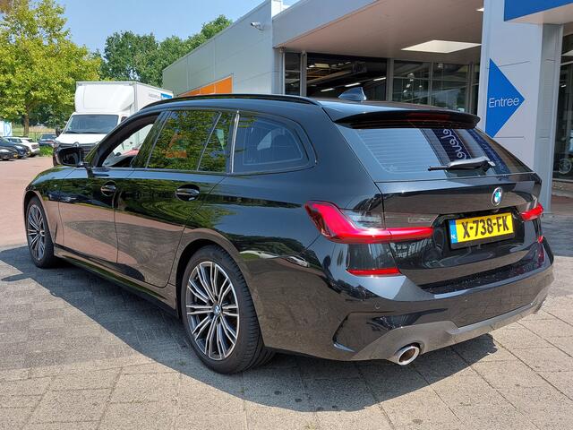 BMW 3-SERIE Touring 320i 184pk Automaat High Executive M-Sport | Navi | Apple Carplay+Android Auto | Clima | Adap.Cruise | Leder+Alcantara | Led Koplampen | Sfeerverlichting | Pdc V+A+Camera | Privacy Glass