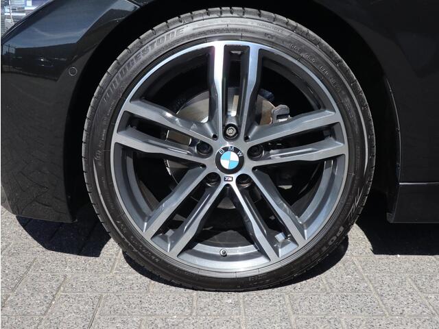 BMW 3-SERIE Touring 320i Edition M Sport Shadow Executive | Panorama dak | Keyless | Sportleder |