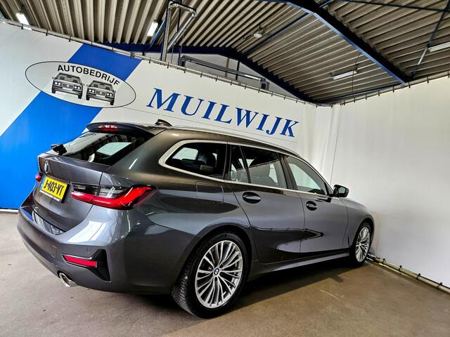 BMW 3-SERIE Touring 318i Executive Edition / Trekhaak / Full LED / NL Auto