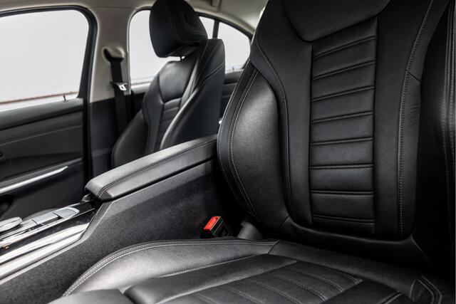 BMW 3-SERIE 318i Business Edition Plus | E-Trekhaak | NL Auto