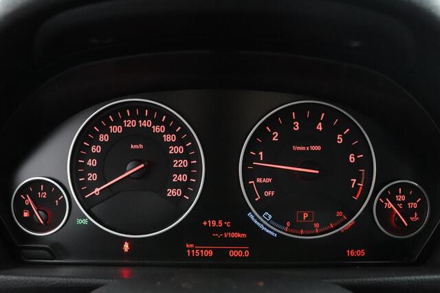 BMW 3-SERIE Touring 320i High Executive | 184 PK | Automaat | Stoelverwarming | Trekhaak | Elektrische Achterklep |