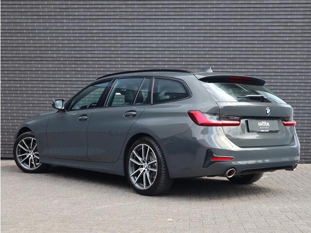 BMW 3-SERIE Touring 320i Executive Edition | Panoramadak | HIFI Systeem | Elektrische Trekhaak |
