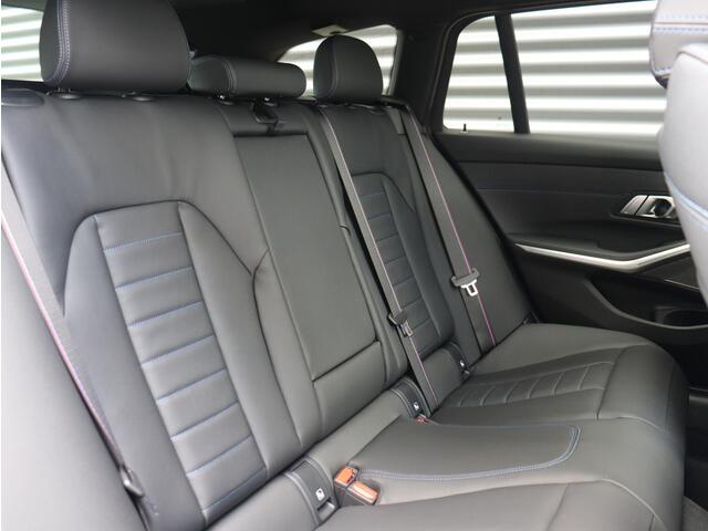 BMW 3-SERIE Touring 330e | High Executive | M Sportpakket Pro | Panodak | Trekhaak | Adaptive Cruise Control | Innovation Pack | Head-Up | Parking Assistant Plus | 19'' LMV