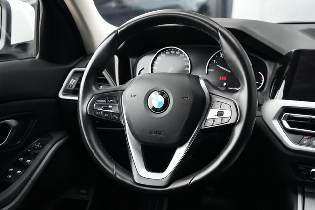 BMW 3-SERIE Touring 318i M Sportline Executive 157pk Navigatie/Stoelverwarming/PDC