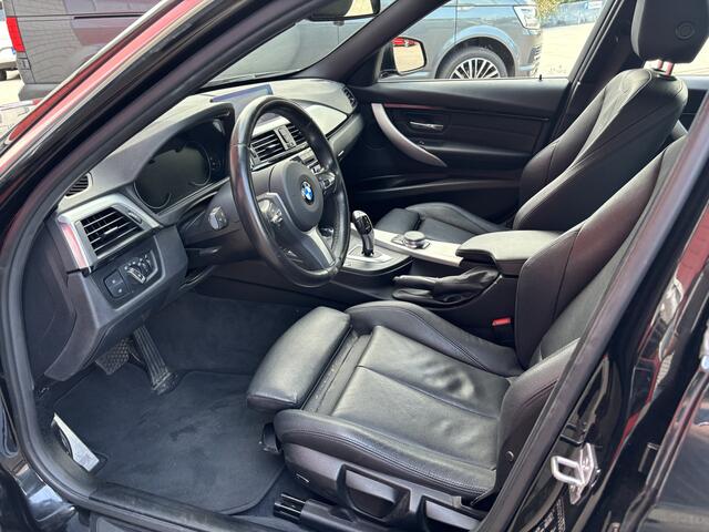 BMW 3-SERIE Touring 318i M Sport Corporate Lease AUTOMAAT / TREKHAAK / FULL LED / NAVI / CLIMA / STOELVERW / PDC / NL-AUTO