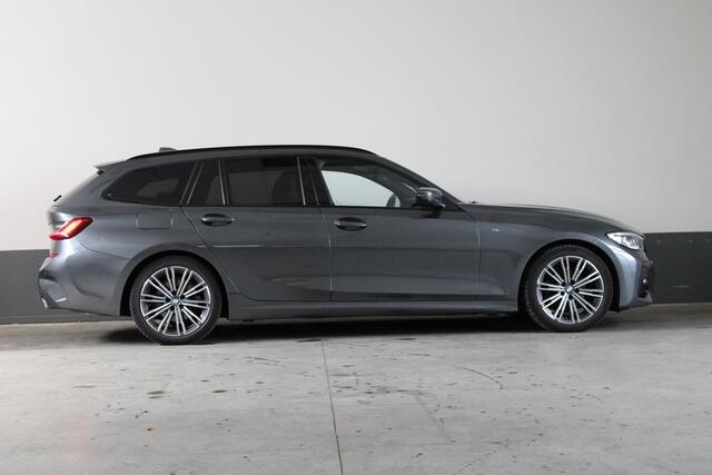 BMW 3-SERIE Touring 318d Touring M-Sport Laser - Leder - M-Sport