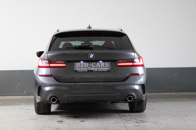 BMW 3-SERIE Touring 318d Touring M-Sport Laser - Leder - M-Sport