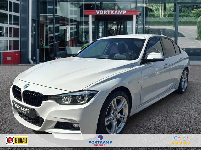 BMW 3-SERIE 318 I M PAKKET LEDER/NAVI/CRUISE/PDC/STOELVERW
