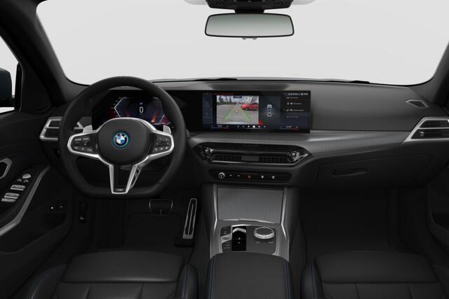 BMW 3-SERIE Sedan 330e | M Sport | Comfort Pack