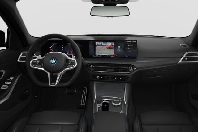 BMW 3-SERIE Sedan 330e | M Sport Pro | Comfort Pack