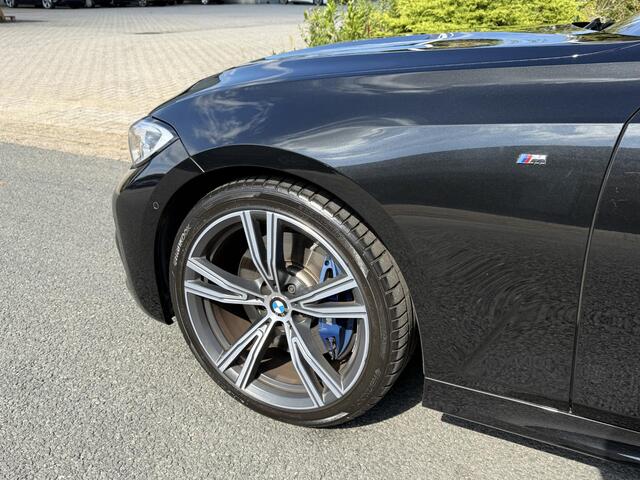 BMW 3-SERIE 330i Touring M-Sport 258PK ACCoPanooTrekhaakoLaser
