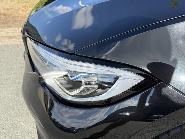 BMW 3-SERIE 330i Touring M-Sport 258PK ACCoPanooTrekhaakoLaser