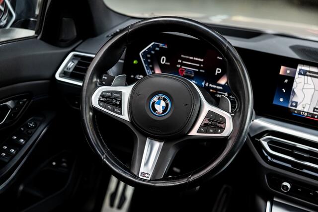 BMW 3-SERIE 3er - 330e xDrive M Sport | HuD | Pano |