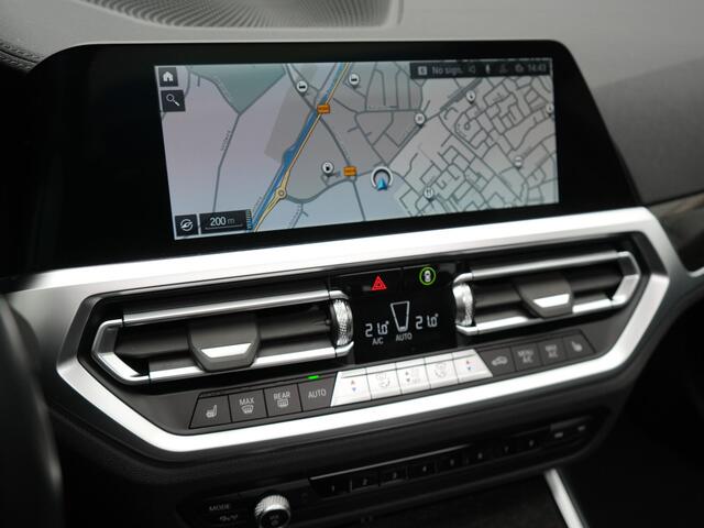 BMW 3-SERIE Touring 320e Luxury Line Plug In Hybrid 204pk Dealer O.H PHEV | Panodak | Lederen Sportstoelen Verwarmd | Apple Carplay | Sfeerverlichting | Navi Full Map | DAB |
